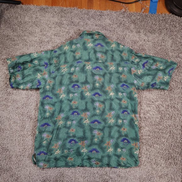 Silk Traders Button Shirt Mens Medium 100% Silk Short Sleeve Hawaiian Pocket - Picture 2 of 14